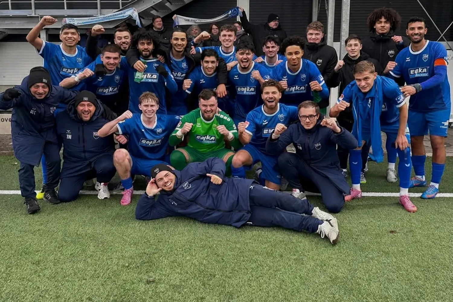 Auswärtssieg nach echter Fußball-Schlacht in Verl